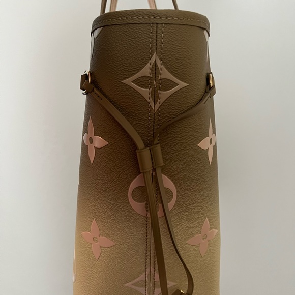 COPY - Gorgeous Spring in the City Collection Neverfull - Picture 4 of 5